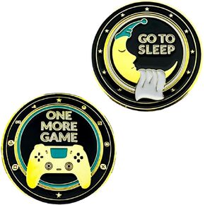 لعبة واحدة أخرى مقابل Go to Sleep Flip Coin - عملة قرار Gamer - عملة تحدي ألعاب الفيديو - Gold & Black المينا - الرمز المميز لجامع النحاس - ألعاب له ، عيد ميلاد ، عيد الميلاد ، تخزين Stocking Stuffer