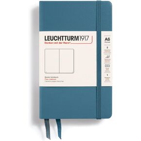 Leuchtturm1917 - دفتر Notebcover Pocket A6-187 صفحات مرقمة للكتابة والمجلة (Stone Blue ، Plain)