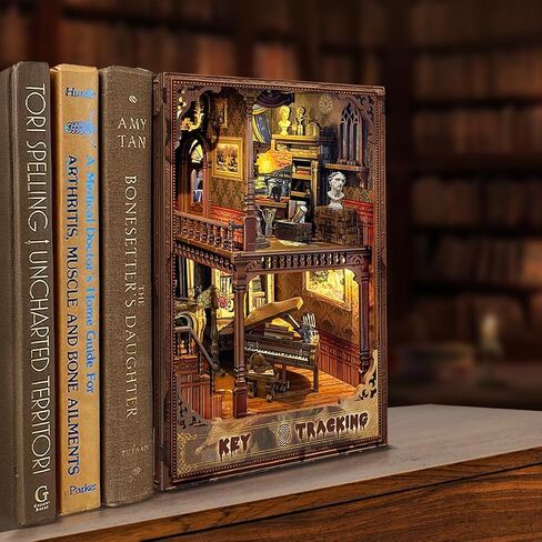 Book Nook Kit-DIY Dollhouse Kit 1:24 Scale Wooden Miniature Studio with Dust Cover Bookshelf Decor 3D Puzzle Book Nooks for Adults to Build Gift-Key Tracking (SQ-31) in Kuwait