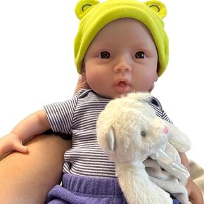 YIQI 18.5 inches Full Silicone Newborn Baby Doll not Vinyl Soft Silicone Baby Lifelike Reborn Doll Present Collectible Washable (Tan)
