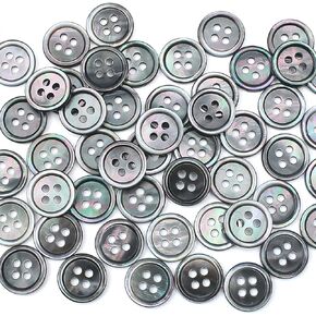 50pcs بدلة قميص الأزرار السوداء 1/2 بوصة قشرة طبيعية قزحية صغيرة قزحية صغيرة قوس قزح لؤلؤة 4 ثقوب 11 مم قطر نصف زر مجموعة لخياطة ملابس الملابس رجال السترة كبيرة عيون كبيرة الحرف اليدوية
