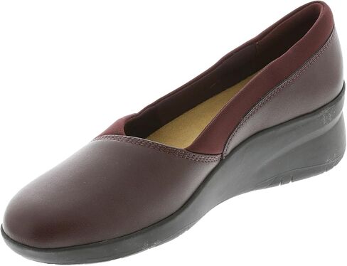 Clarks Women's Suttyn Walk in Saudi Arabia