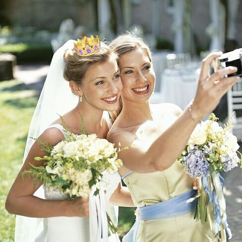 CAVETEE Crown Cake Topper，Mini Baby Crown Crystal Princess Tiara Rhinestone Crown Cake Decoration for Wedding Birthday Party in Kuwait