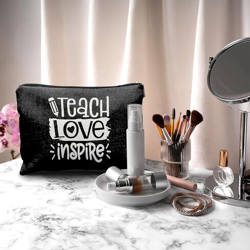 حقيبة مستحضرات التجميل لتقدير المعلم من نوجريت، حقيبة أدوات الزينة للسفر من جروفي إنها مي مرحبًا أنا المعلم، هدايا العودة إلى المدرسة للمعلمين، هدايا شكرًا للمعلمين in Kuwait