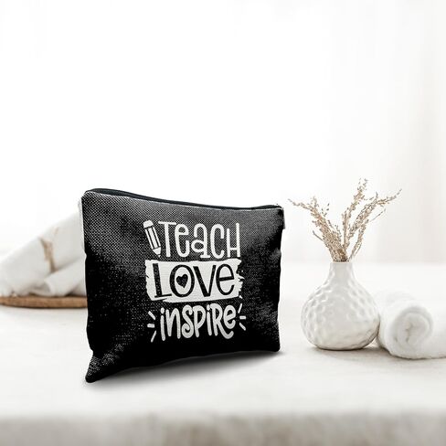 حقيبة مستحضرات التجميل لتقدير المعلم من نوجريت، حقيبة أدوات الزينة للسفر من جروفي إنها مي مرحبًا أنا المعلم، هدايا العودة إلى المدرسة للمعلمين، هدايا شكرًا للمعلمين in Kuwait