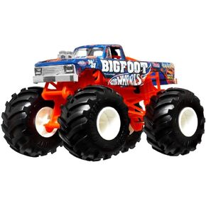 تغلبت الشاحنة Hot Wheels Monster على Bigfoot 4x4x4