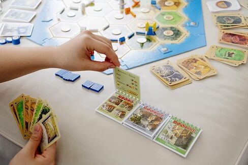 CATAN Cities & Knights 5-6 Player Board Game Extension (6th Edition) Add More Players, Strategy Game for Kids & Adults, Ages 12+, 3-6 Players, 90-120 Minute Playtime, Made by Catan Studio in Saudi Arabia