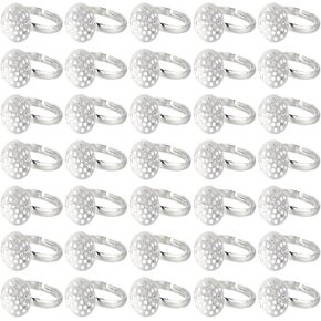 Sunnyclue 1 Box 50pcs Brass Ring فارغة قابلة للتعديل ، الفراغات الفضيات المعدنية الفضية مفتوحة أصابع ، قواعد ، مكون صينية ، مكون مع وسادة مستديرة 14 مم لصنع الحلقات DIY الحرف الإكسسوارات