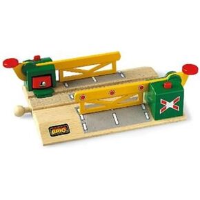 Brio World 33750 - عبور العمل المغناطيسي | ملحق TOY WOODEN TOOY التفاعلي | يعزز تنسيق اليد | متوافق مع جميع مجموعات قطار بريو | مثالي للأطفال الذين تتراوح أعمارهم بين 3 سنوات وما فوق