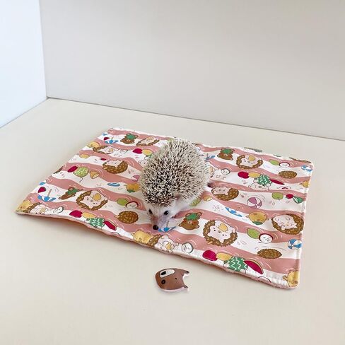 Pet Small Animal Bedding Fleece Cage Liner Fabric, 30 x 40 CM Blanket - Ideal for Guinea Pigs, Hedgehogs, Sugar Gliders - Reversible and Machine Washable (Pink) in Kuwait