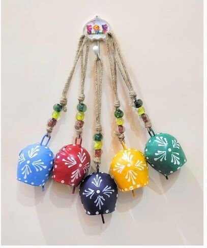 PNS 7 سم، أجراس مطلية معلقة متناغمة متعددة الألوان ديكور احتفالي أجراس معدنية مصنوعة يدويًا على الحبل، أجراس ساحرة، ديكور معلق على الحائط، صانعات ضوضاء أجراس البقر، جدار المزرعة، مجموعة متعددة الألوان لعيد الميلاد من 6 in Kuwait