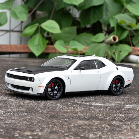 BDTCTK 1/24 Dodge Challenger Hellcat Model Car, Zinc Alloy Pull Back Toy car with Sound and Light for Kids Boy Girl Gift(Black) in Saudi Arabia