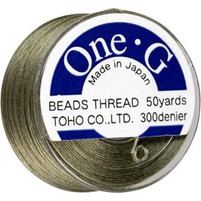 Toho One-G Beading Thread ، 50 ياردة بكرة (Khaki الخفيفة)
