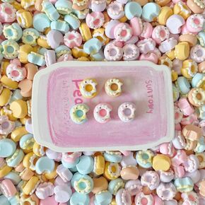 Liqunsweet 200 pcs أنماط مختلطة الأنماط الآيس كريم راتنشيات كابوشون كابوسيكسيك المقلدة الحلوى الحلوة in Kuwait