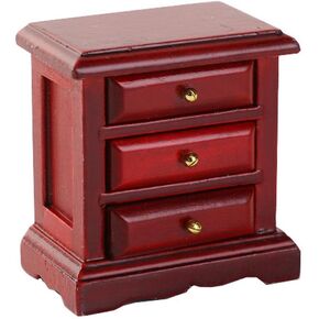 Toyvian Mini Wooden Bederside Table 1: 12 Dollhouse Red Bedside Table مع أدراج لغرفة نوم Dollhouse Decor