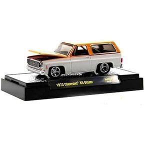 M2 1973 Chevy K5 Blazer Orange Metallic and White Metallic Limited Edition to 6600 قطعة في جميع أنحاء العالم 1/64 Model Model Machines 31500-MJS45