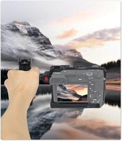 قفص الكاميرا متوافق مع Sony A6700 متوافق مع تثبيت DJI RS4Pro ، والثقوب المدمجة في الخيوط ، والأحذية الباردة ولوحة إطلاق سريعة (قفص A6700 مع مقبض 1) in Kuwait
