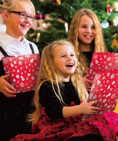 Fosmon #5 Christmas Poly Bubble Mailer 10.5 x 16 inches (5 Pack), Lightweight Water/Dust/Shock/Tear Resistant Padded Shipping Envelopes - Xmas Red White Snow in Kuwait
