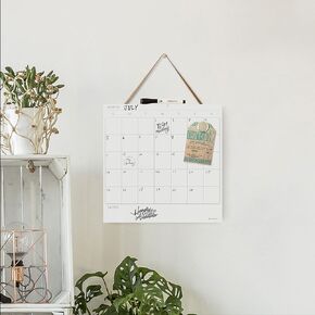 U Brands Magnetic Calendar Byly Dry Prase ، مع شماعات حزام جلدية ، 14 "× 14" ، عدد واحد