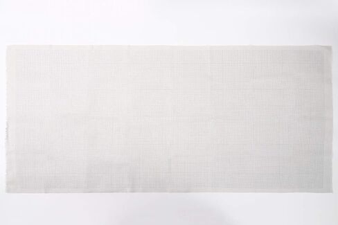 Daruma Sashiko 100 ٪ قطعة خياطة القطن (42.5 بوصة × 19.6 بوصة) مع خط الشبكة ومجموعة الطباشير الأصلية (أبيض) in Kuwait