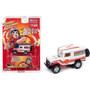 Johnny Lightning 1980 Toyota Land Cruiser White with Red and Yellow Stripes Speed ​​Racer Livery Limited Edition إلى 3600 قطعة في جميع أنحاء العالم 1/64 DIECAST Model Car