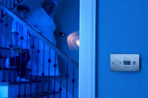 كاشف أول أكسيد الكربون من كيدي مع بطارية تدوم 10 سنوات، شاشة رقمية، 3 مصابيح LED، مؤشر بديل، ذاكرة مستوى الذروة in Kuwait