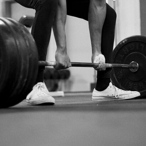 الطباشير السائل - مثالي لرفع الأثقال والجمباز وتسلق الصخور والبولينج والألعاب وغيرها الكثير in Kuwait