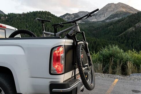 وسادات ممتازة للدراجات ذات الباب الخلفي - تنقل دراجة جبلية واحدة، أو دراجة طريق، أو BMX - لا تحجب الكاميرا الاحتياطية - أشرطة آمنة - وسادة سميكة - تناسب جميع الشاحنات - مادة متينة in Kuwait