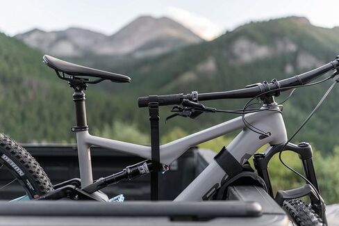 وسادات ممتازة للدراجات ذات الباب الخلفي - تنقل دراجة جبلية واحدة، أو دراجة طريق، أو BMX - لا تحجب الكاميرا الاحتياطية - أشرطة آمنة - وسادة سميكة - تناسب جميع الشاحنات - مادة متينة in Kuwait