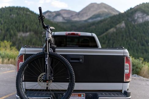 وسادات ممتازة للدراجات ذات الباب الخلفي - تنقل دراجة جبلية واحدة، أو دراجة طريق، أو BMX - لا تحجب الكاميرا الاحتياطية - أشرطة آمنة - وسادة سميكة - تناسب جميع الشاحنات - مادة متينة in Kuwait