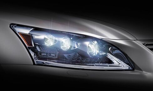 حزمة مصابيح Xentec H11 (H8/H9) 6000K HID زينون مع صابورة رقمية مستديرة صغيرة بقدرة 35 وات (أبيض فائق) in Kuwait