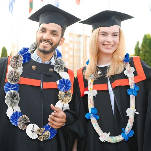 Watinc Graduation Candy Lei Making Kit ، 208pcs 2025 Money Lei مع قطع ملصقات الزهور ، لمدرسة تهانينا لتوفيرات الحفلات العليا للطلاب (Red Black White) in Saudi Arabia