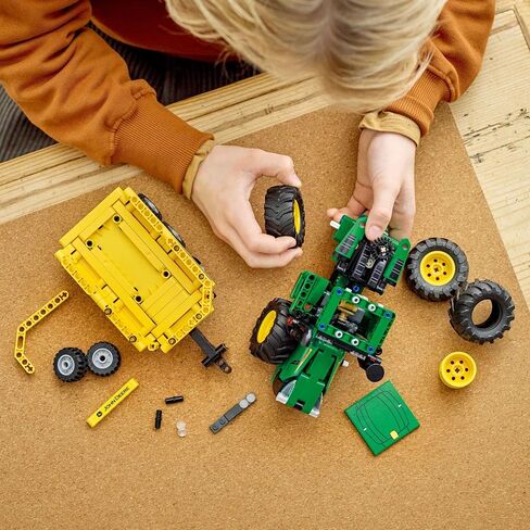LEGO Technic John Deere 9620R 4WD TOY 42136 BUILDING TOY - نموذج قابل للتحصيل مع مقطورة ، يضم تفاصيل واقعية ، لعبة مزرعة البناء للأطفال الذين تتراوح أعمارهم بين 8 سنوات in Kuwait