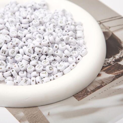 1000pcs 4x7mm خطاب جولة حبات الاكريليك الأبيض مع الحروف الفضية الأبجدية لتصنيع المجوهرات أساور الصداقة (فضية بيضاء) in Kuwait