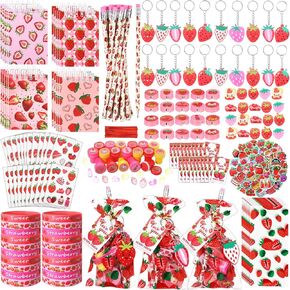 251 PCS Frrawberry Party Favors Consers تتضمن أكياس الهدايا أقلامًا محفوظة للمشاهير ، حلقات أساور المفاتيح ، ملصقات الوشم.