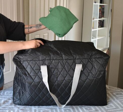 25 Gallon Quilted Moving and Storage Bag. 22" x 10" x 8". Moving Bag with Reinforced Handles and Zippers. Great for Moving and Storing Clothes, Art Supplies, School Supplies and More. in Kuwait