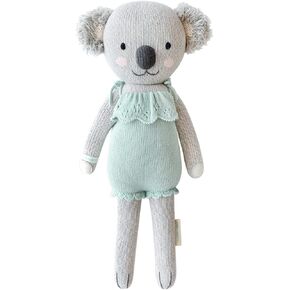 Cuddle + Kind Mint Claire the Koala العادية 20 "دمية متماسكة-1 دمية = 10 وجبات ، تجارة عادلة ، جودة الإرث ، مصنوعة يدويًا في بيرو ، خيوط قطنية 100 ٪
