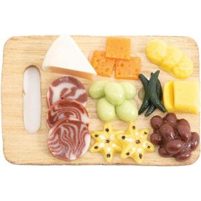 Dollhouse Miniature Rechangular Charcuterie Board مع أطعمة متنوعة