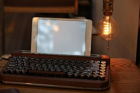 Penna Bluetooth Keyboard with Black Chrome Keycap(US Language) (Switch-Cherry Mx Blue, Pure White) in Saudi Arabia