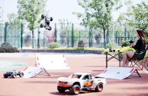 RC CAR JUMP RAMP RC CAR CAR BOARD RC STUNT PLAYSET لـ 1/5 1/10 1/12 1/14 1/16 RC CAR (50 * 60 * 20CM) in Saudi Arabia
