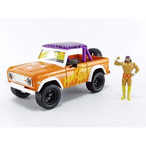 Jada 1:24 Diecast 1973 Ford Bronco with Macho Man Figure
