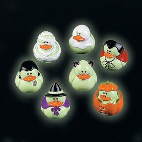 Fun Express Mini Glow-in-the-Dark Halloween Rubber Rubber Duckies-2 Dozen-Trick-Or Erate Favors و Giveaways و Novelty Party