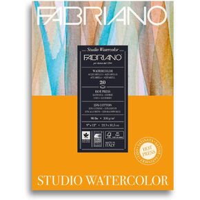 Fabriano Studio Hot Press Pad ، 9 × 12 ، أبيض