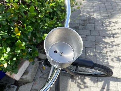 XL- حامل أكواب الدراجة الأبيض - حامل أكواب المقود للدراجة، سكوتر، دراجة كهربائية، دراجة، كرسي متحرك، مشاية، قارب، حلقة مفرغة والمزيد ... in Kuwait