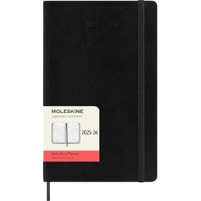 Moleskine Classic 18 شهرًا 2025-2026 Daily Planner ، غطاء ناعم ، كبير (5 "× 8.25") ، أسود ، 608 صفحة