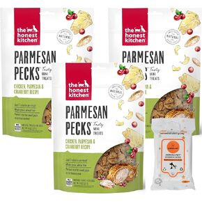 Aurora Pet Bundle (3) Parmesan Pecks Dog يعالج الكلب الدجاج والبارميزان والتوت البري (كل 8 أوقية) مع مناديل Aurorapet