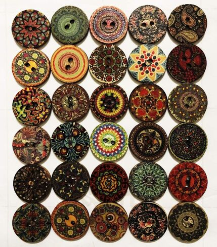 Esoca 200Pcs Wood Buttons for Crafts 20mm Wooden Craft Buttons with 2 Holes for DIY Sewing Craft Decorative in Kuwait