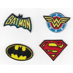 شعارات DC Comics - Batman ، Superman ، Wonder Woman - مجموعة من أربعة الحديد المطرزة على البقع