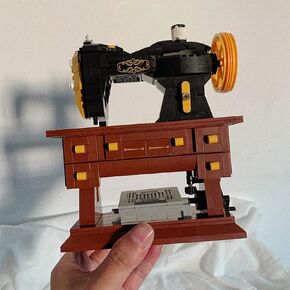 Classic Retro Series Sewing Machine Building Block Toy Set,Adult Building Set,The Best Gift for 6+Children, Teenagers, and Adults,633PCS