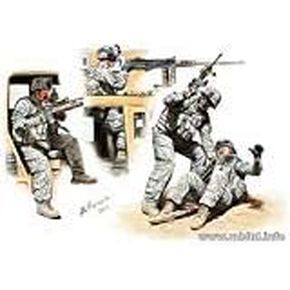 NEW MAN DOWN! US MODERN ARMY, MIDDLE EAST, PRESENT DAY 1/35 MASTER BOX 35170 /item# R6SG5EB-48Q4048